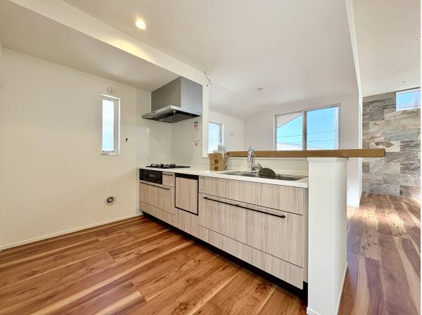 食洗機と浄水器付きでキッチンスペースもゆとりの空間