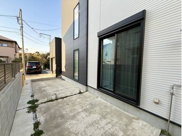 お車も最大3台分駐車可能です！