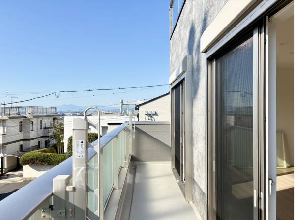 バルコニーからも富士山がちょっと見えました♪