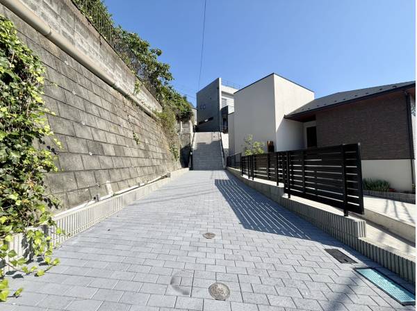 玄関までのアプローチ