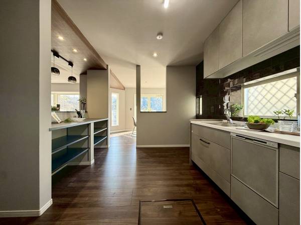 ゆとりのあるキッチンスペース！