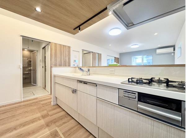 お料理が捗るコンパクトなキッチンスペース