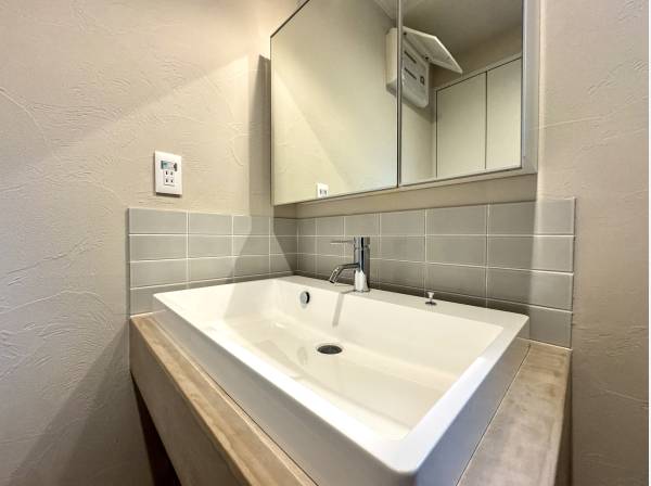 こちらも造作の洗面台