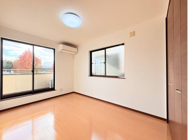 南向き主寝室６．５帖