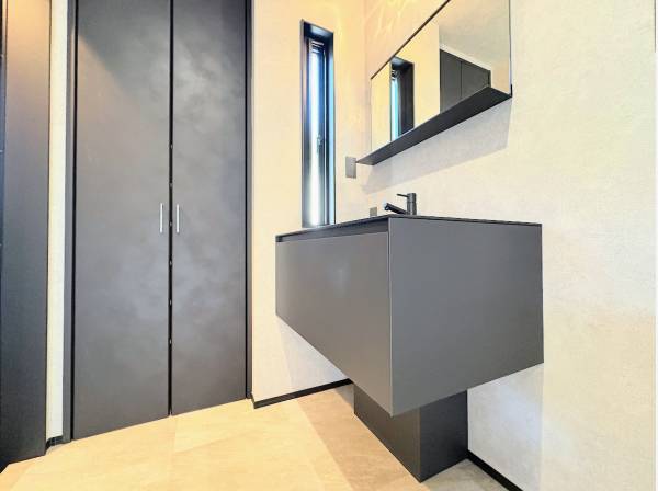 モダンなパウダールーム