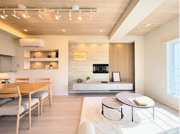 家族が自然とあるまる明るいLDK