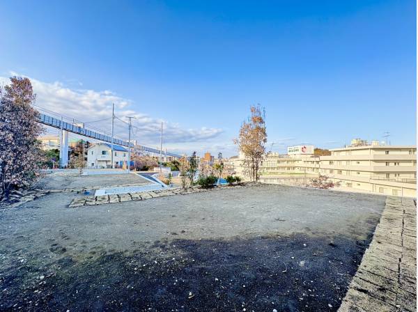 広い空を望む開放的な立地です