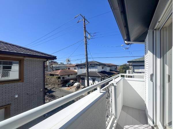 お洗濯物がカラッと乾きそうなバルコニー