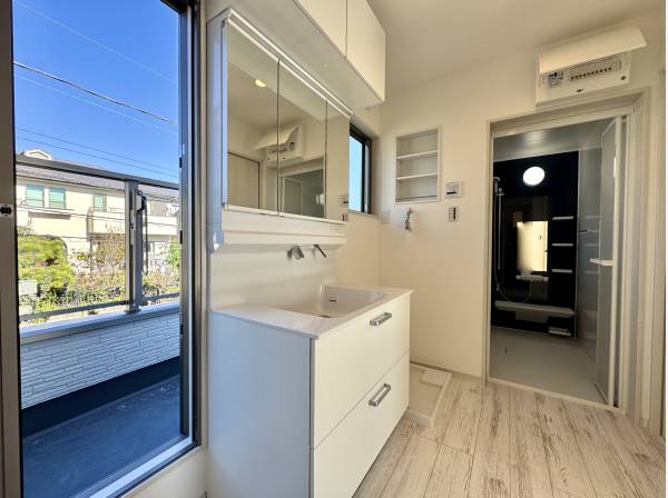 バルコニー直結のサニタリー