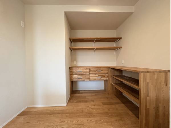 キッチン収納スペースここで一手間加えれます