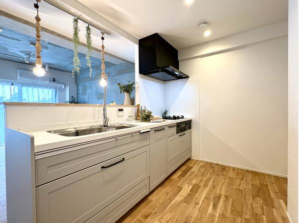 キッチンの作業スペースもゆとりがあります。