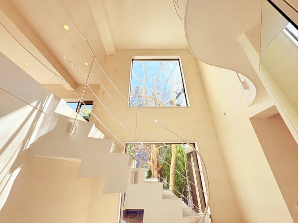 吹き抜けのデザイン性のある注文住宅
