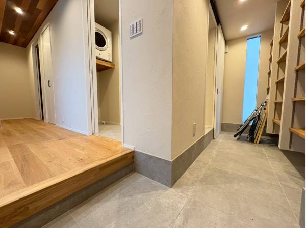 玄関の土間もオシャレ