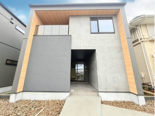 広々とした敷地を贅沢に使った暮らしやすいお家でございます！！