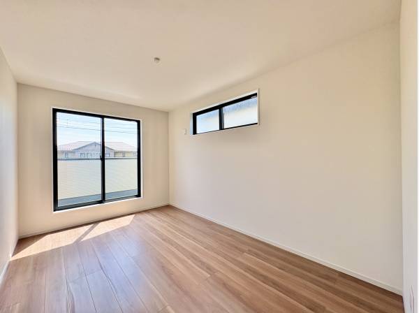 2面採光があることにより、十分な陽光がお部屋の全体に届きます