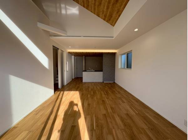 家族の憩いの場LDKはゆとりの18帖！