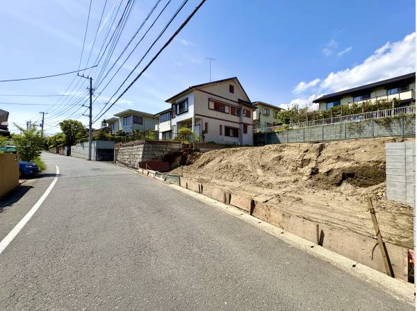 前面道路もゆとりがあります