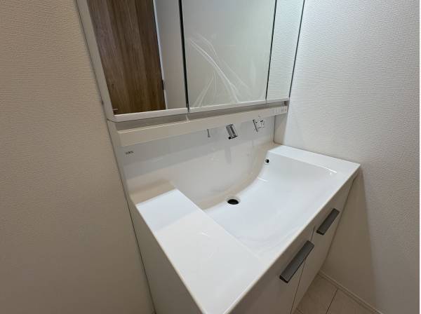 広々として洗面台
