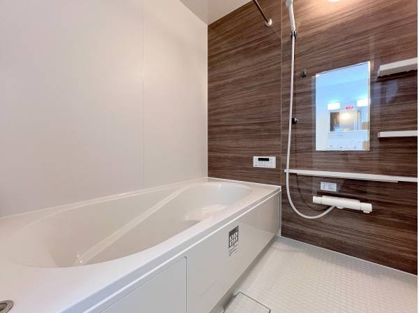 足を伸ばして1日の疲れを癒してくださいね