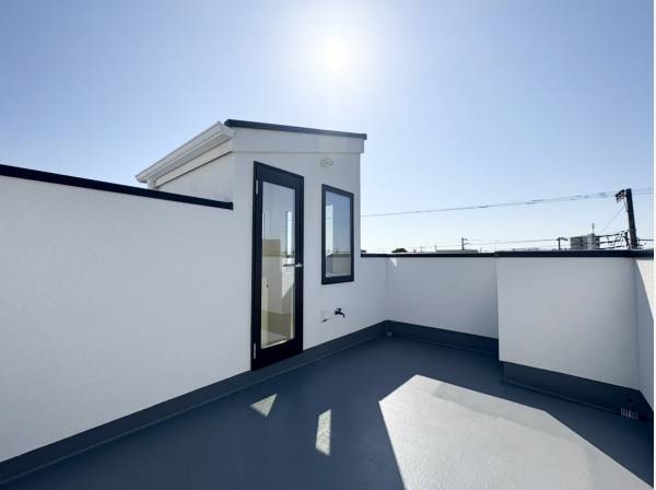 約7.2帖の開放感あるルーフバルコニー