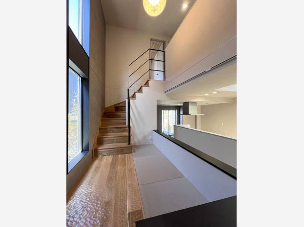 陽だまりの小上がりスペースは多目的な活用が出来そうですね