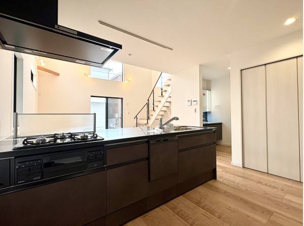 開放的なオープンキッチン