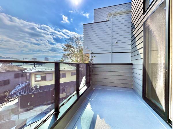 バルコニーからの眺めもおすすめです