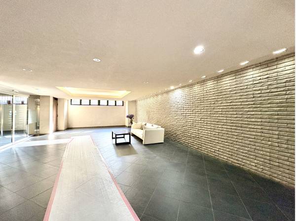 安心のオートロック。エントランス部分です。