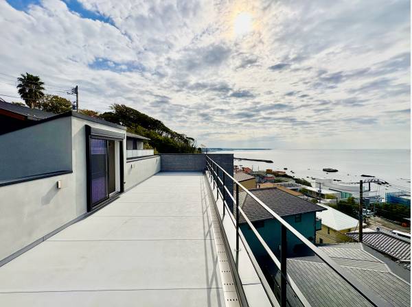 気持ちの良い潮風を感じながら仲間たちとパーティなんていかがでしょうか。