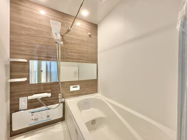 足を伸ばせる浴槽は、心身ともにしっかりと疲れを癒してくれます