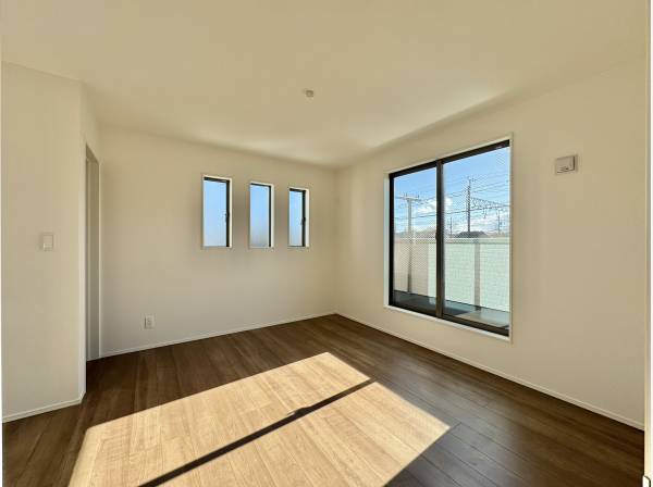 やわらかな光に包まれる個室。静かに過ごす、私だけの時間。