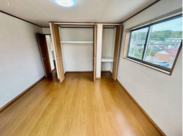 各部屋にはしっかり収納もあります。