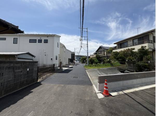 区画内は車の往来も少ないため、お子様と遊んでいても安心！