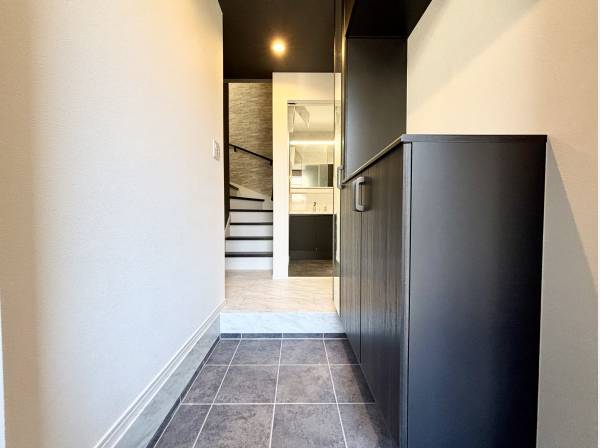 コンパクトな玄関スペース