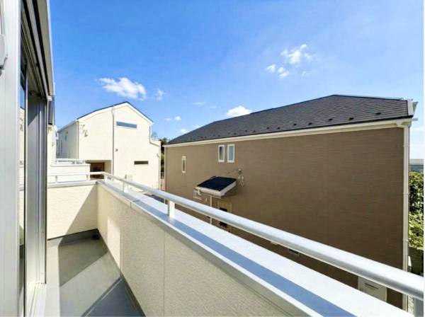 日当たり・風通し良好なバルコニー！