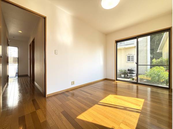 洋室は1階に3部屋ございます