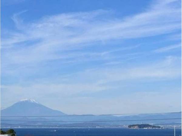 2階レベルから海と江ノ島、そして富士山を望みます！