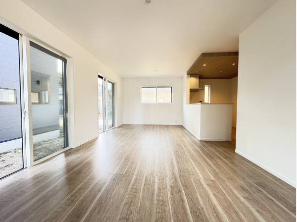 約18.25帖の1階LDK