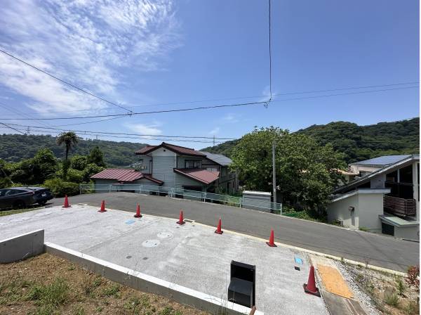 葉山の豊かな緑を感じる閑静な立地