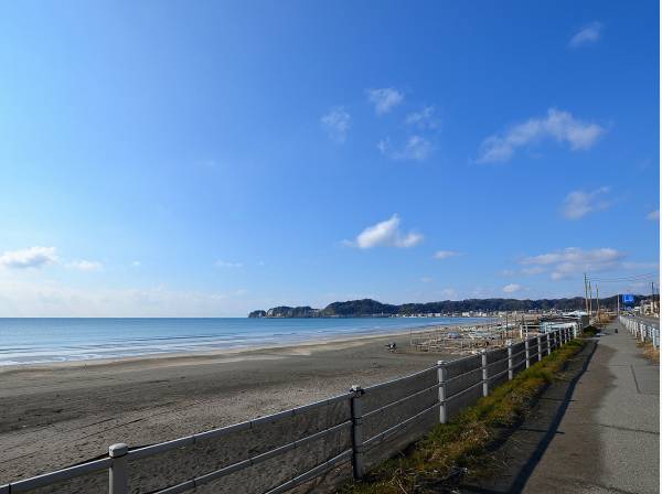 材木座海岸まで約4.2km・車約15分