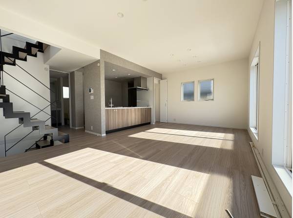 LDK約19帖は床暖房付きです。