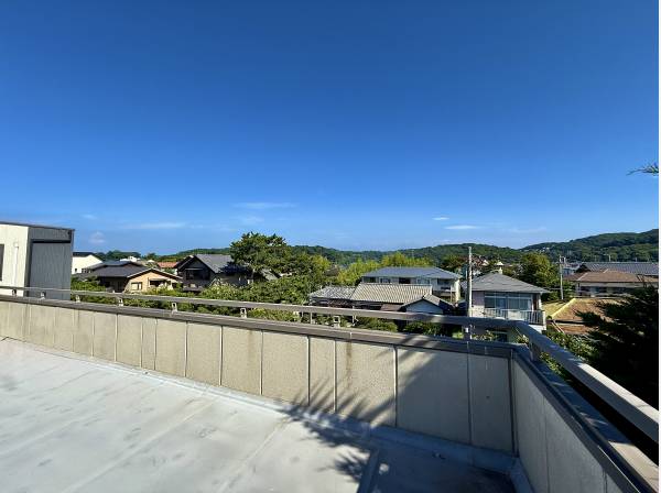 こちらの方は富士山を望むます