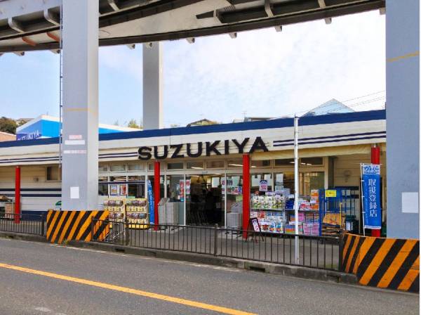 スズキヤまで徒歩6分（約480ｍ）