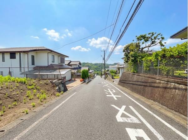 前面道路も広くアクセスもスムーズです