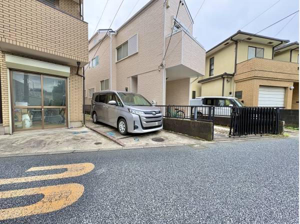 車は１台駐車可能です（車種による）
