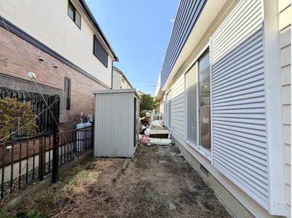 庭付き。ガーデニングや物置としてもいいですね