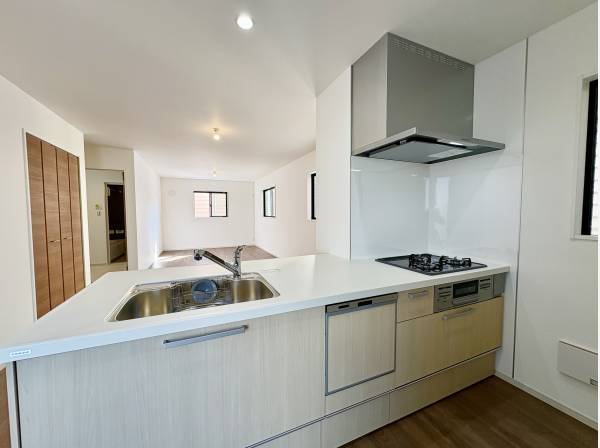 食洗器付きのシステムキッチン