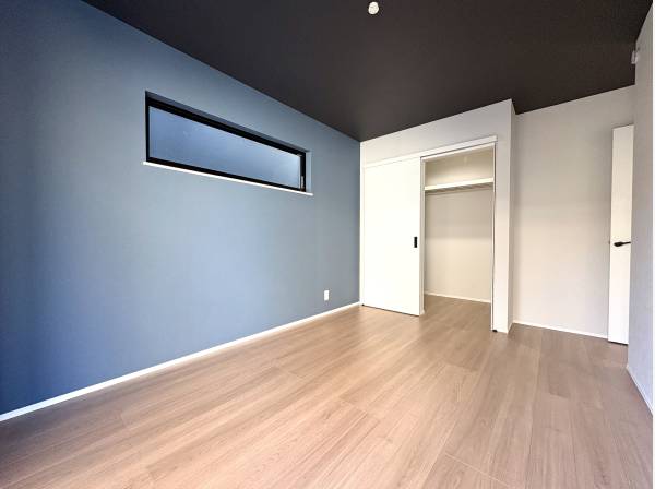 落ち着いた色味が、過ごす時間をやさしく整えます