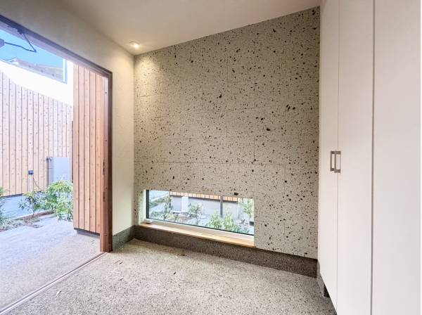 おしゃれな玄関スペース