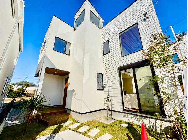 建物外観。ファサードも大変美しいです